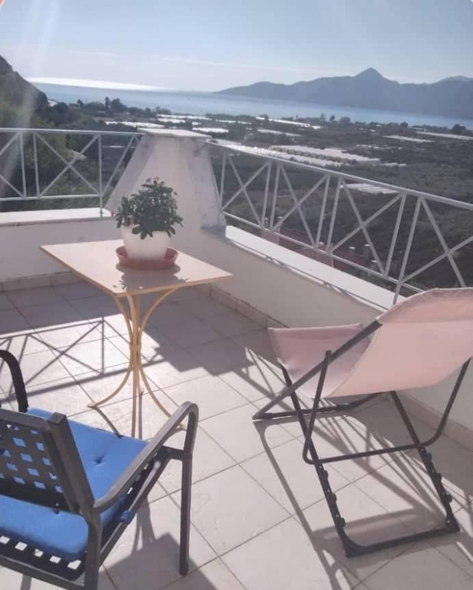 West Red Rock And View Leonidio Maisonette Studio Buitenkant foto